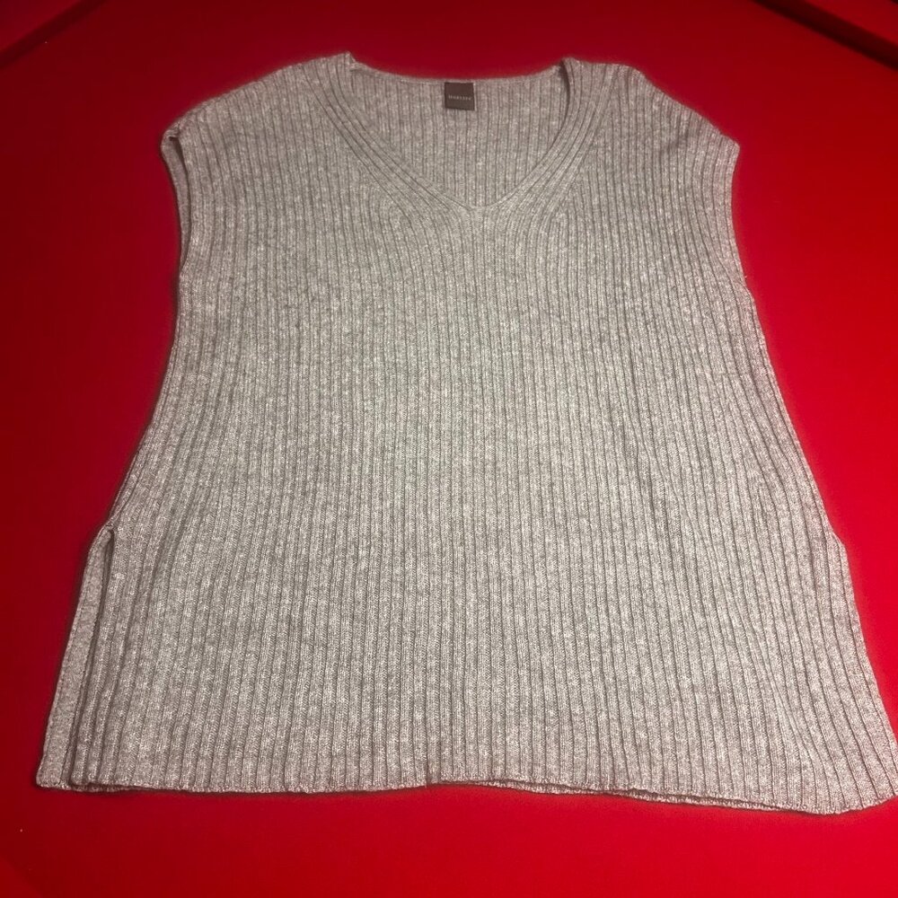 Madeline Gray Ribbed V-Neck Tunic Top with Side Vents – Size 12